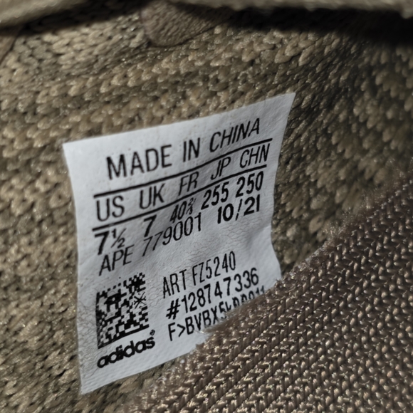 Adidas Yeezy Boost 350 V2 Men 7.5 With Box Authentic - Picture 13 of 14